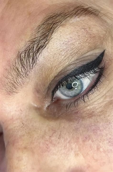 Does an Eyeliner Tattoo Hurt? Pain Levels & Aftercare Guide