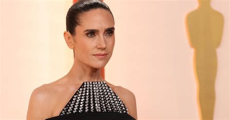 jennifer connelly praises tom cruises work  top gun maverick
