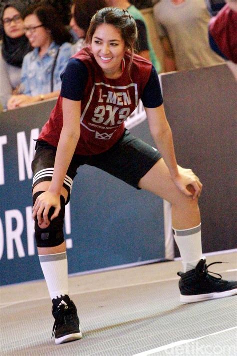 Sebelum Main Basket, Maria Selena: Pemanasan Dulu...