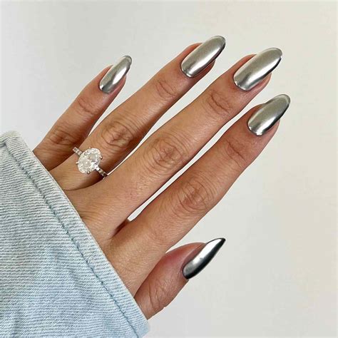 35 Chrome Nail Ideas For a Shining, Trendy Manicure