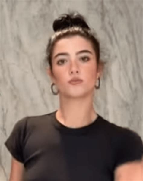 Where Does Charli D’Amelio Live? (Explore!) – Gearth Hacks