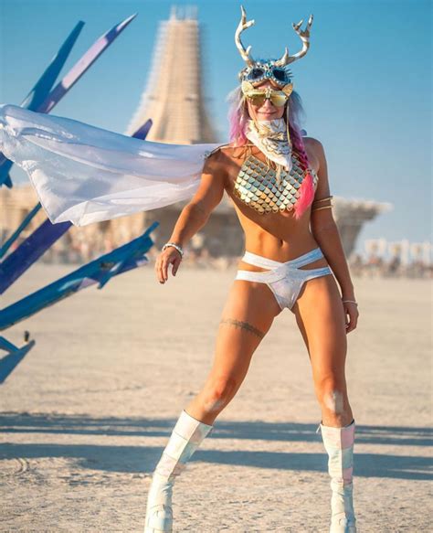 Best Outfits of Burning Man 2019 - Fashion Inspiration and Discovery