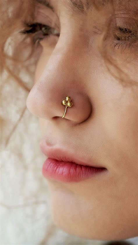 Nose piercing Tips : नोज पिअरसिंग करताना 'या' गोष्टी लक्षात ठेवा