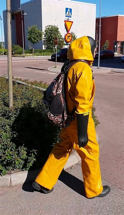 Pin von mat auf Friesennerz | Regenkleidung, Regenbekleidung, Gummistiefel