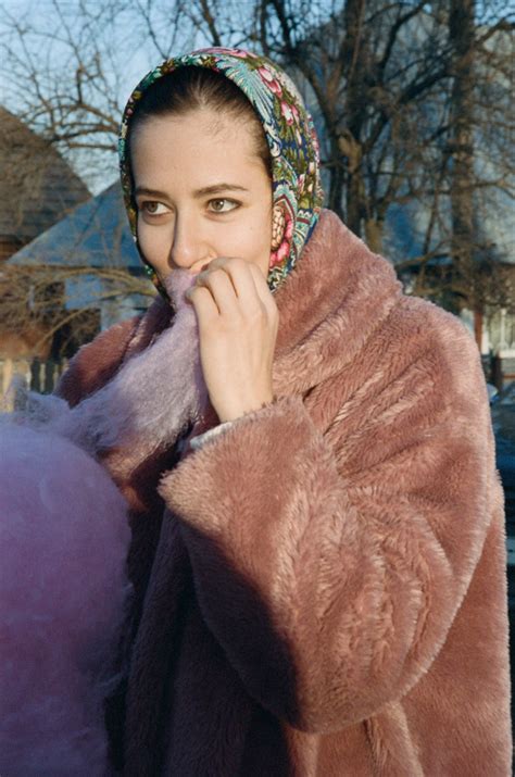 Kominek Gallery — Yelena Yemchuk