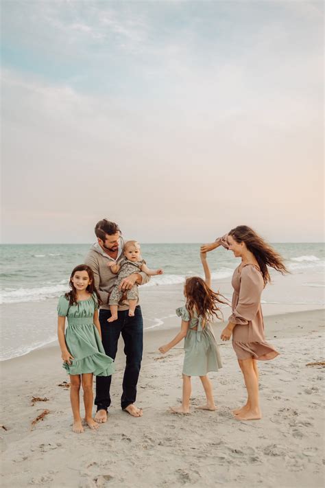 Beach Family Picture Outfit Ideas