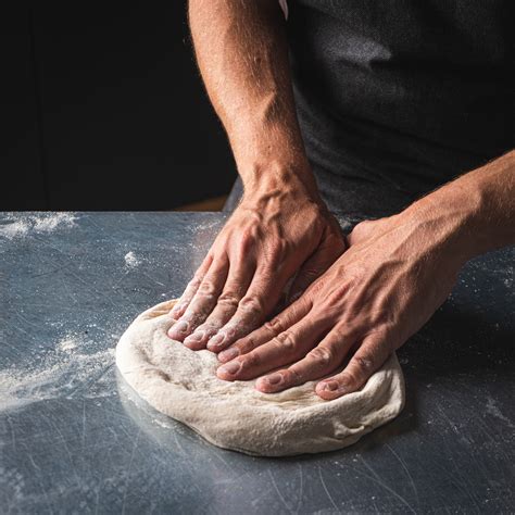 how to stretch pizza dough 7