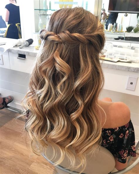 Hairstyles for prom long hair that will turn every head 27