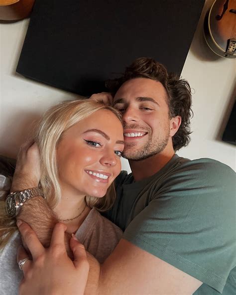 Madilyn Paige | it’s official ppl I’m falling for fall | Instagram