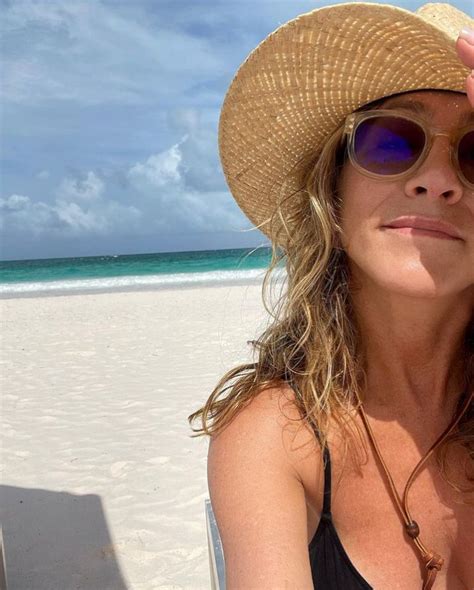 Jennifer Aniston Shows Off Natural Curls in Post-Shower Hair Routine 