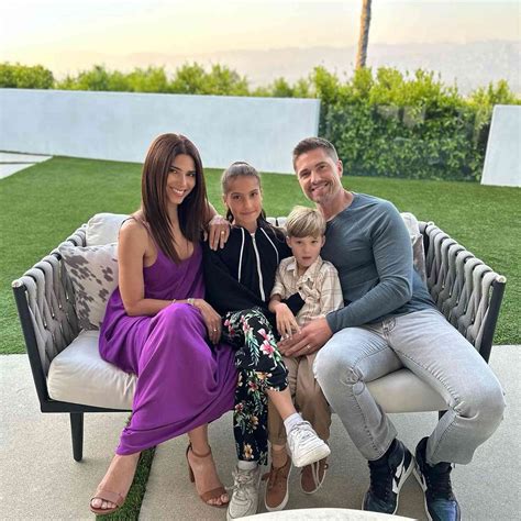 Roselyn Sanchez Und Eric Winter 2024 The Rookie's Eric Winter And Wife