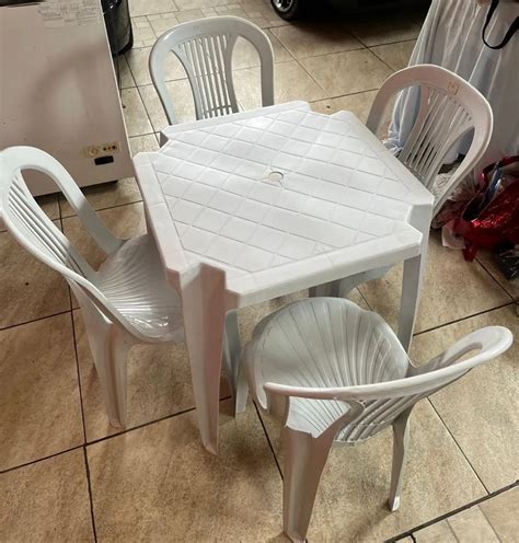 Cadeiras Usadas De Plastico - "mesa de plastico com 4 cadeiras" - Mesas no Brasil