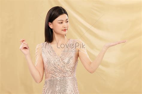 Gold Glitter Dress Women Picture And HD Photos | Free Download On Lovepik