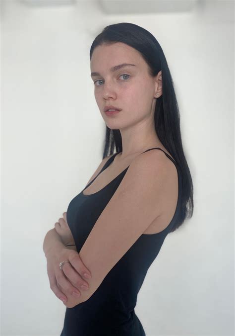 Model: Julie S | MMG Models