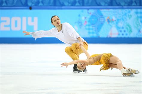 Russia Prevails in Pairs Skating, Renewing a Tradition - The New York Times