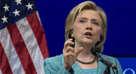 hillary clinton  economic plan  tacks left spares banks