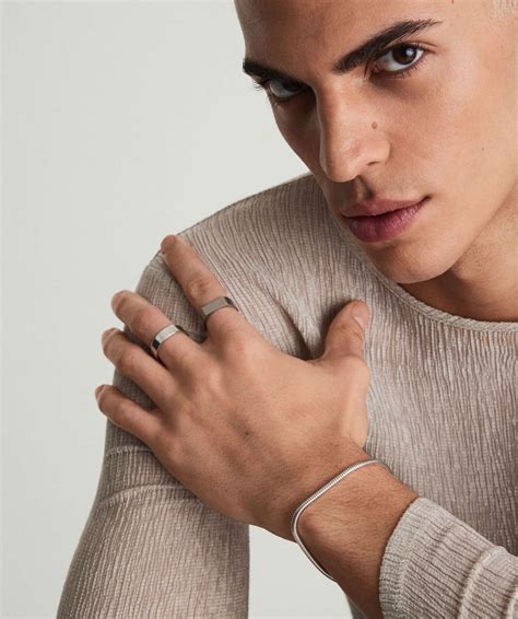 31 Best Men’s Jewelry Brands to Know and Gift This Year | Vogue