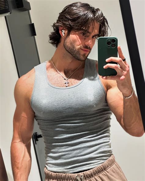 Hunter McVey | My face when someone says “you can’t crop every shirt