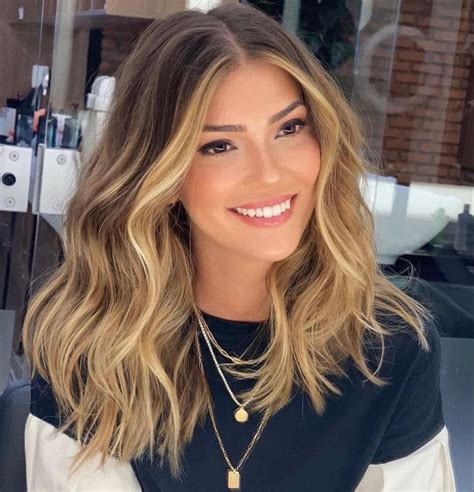 Contorno Loiro Só Na Frente - Cabelos iluminados curto | Mechas so na frente, Loiro caramelo curto ...
