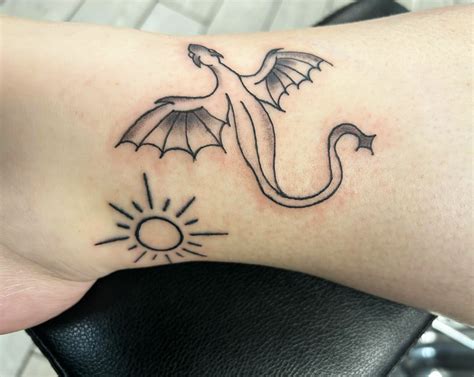 9 Beautiful Simple Dragon Tattoo Designs