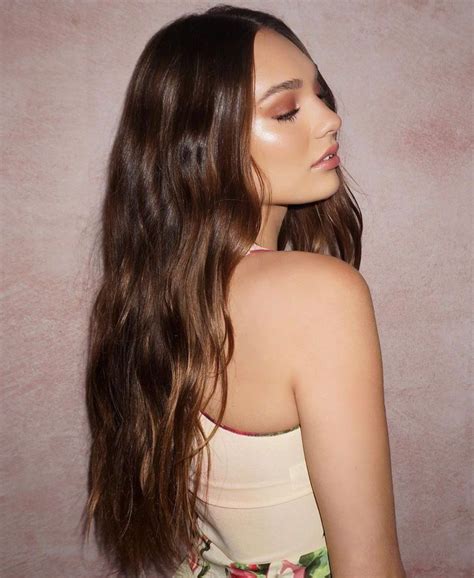 Maddie with brown hair 😍 | Mulher
