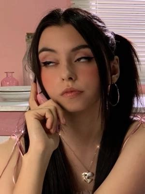 Слив порно голой певицы Доры
