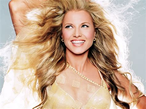 Drunk Review – Lucy Lawless – Pop Culture Uncovered