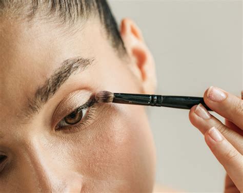 4 Sneaky Steps To Sparkling Eyes: A Clear Guide To Cleaning Your Vision