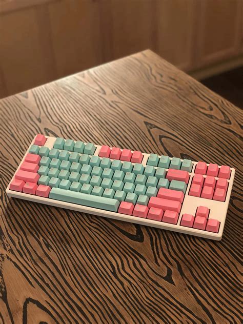 [300+] Keyboard Pictures | Wallpapers.com