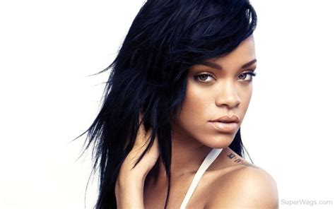 Singer Rihanna | Super WAGS - Hottest Wives and Girlfriends of High ...