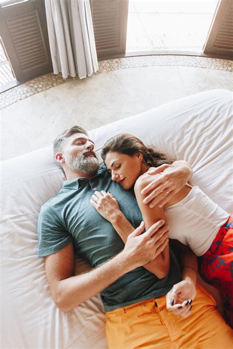 Stepmom Shared My Hotel Bed: This Is What Therapists Say Image 4