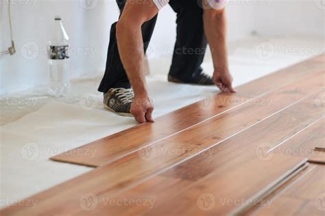 Installing laminate flooring 10375003 Stock Photo at Vecteezy