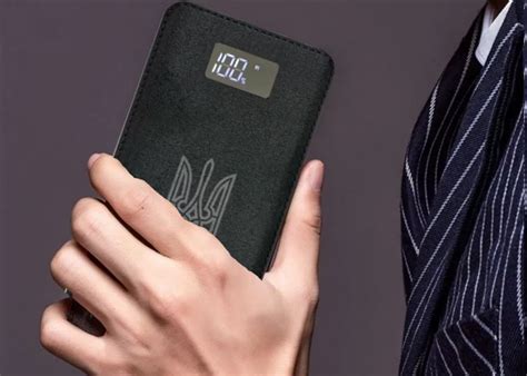 Повербанк на 50000 мАч, 4хUSB, со встроенным LED фонариком / Внешний ...