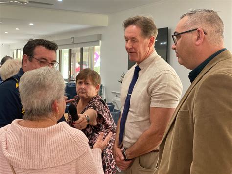 Mayor fronts angry residents at villages - MyCity Logan