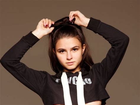 Musa do OnlyFans diz que namorado conheceu seu pai pelado