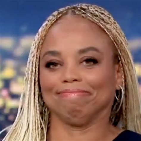 AT&T Lily Grabs Everyone's Attention With 'Flirty' Photoshoot - The Spun