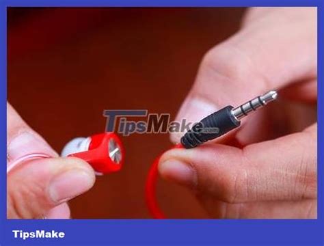 How to Fix Broken Headphones - TipsMake.com