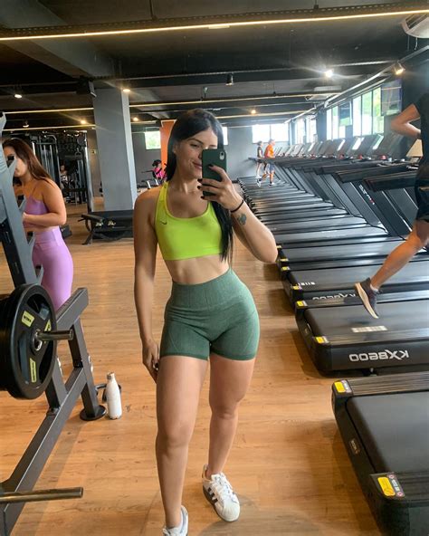 Poliana Ferreira (@poli.makeup_) • Instagram photos and videos