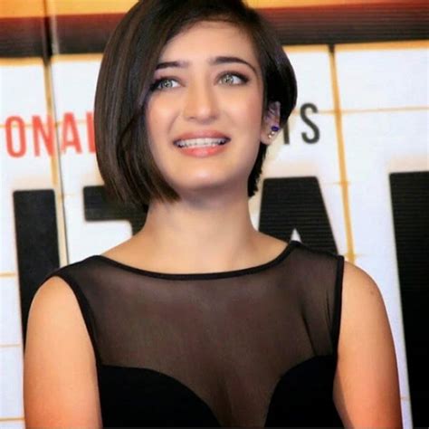heres  akshara haasan bagged  role  shamitabh bollywood news