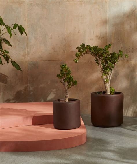 Rust pot | Garden furniture, Industrial garden, Garden styles