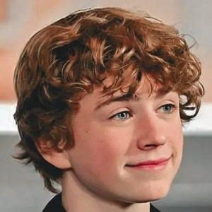 walker scobell wiki biography net worth age girlfriend