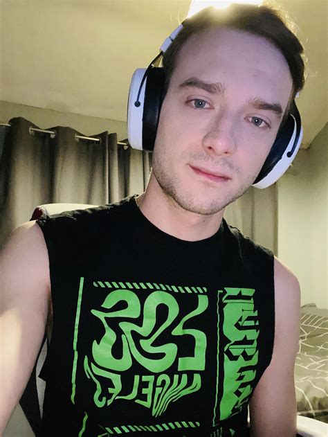 OnlyFans creator and Twitch streamer AnxiousCraby : r/GaymersGoneMild