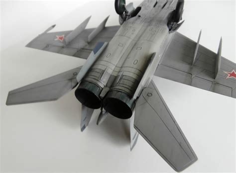 МиГ - 25 ПУ — Каропка.ру — стендовые модели, военная миниатюра