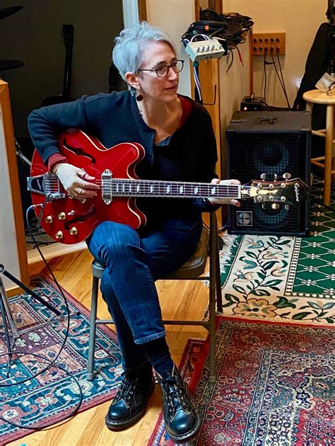 Tina Ross - The Door to Hell Is Open Here (German translation)