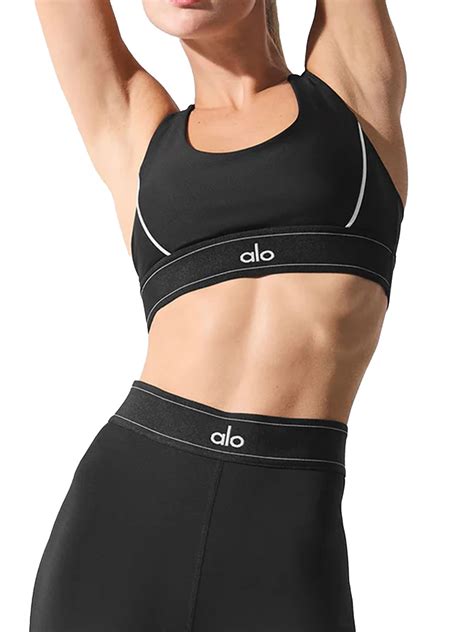 セレブも愛用するALO YOGAのワークアウトウェアを先物買い！ | Vogue Japan