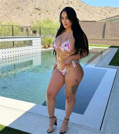 Katherine Moore (@katyvettee) • Instagram photos and videos