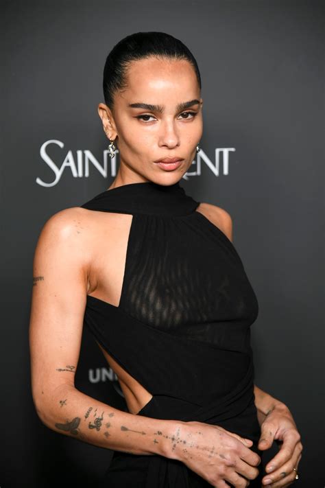 Zoë Kravitz beweist mit ihrem transparenten Kleid, wie elegant das