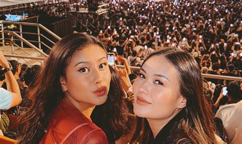 awkarin nostalgia  nonton konser maroon   jakarta okezone