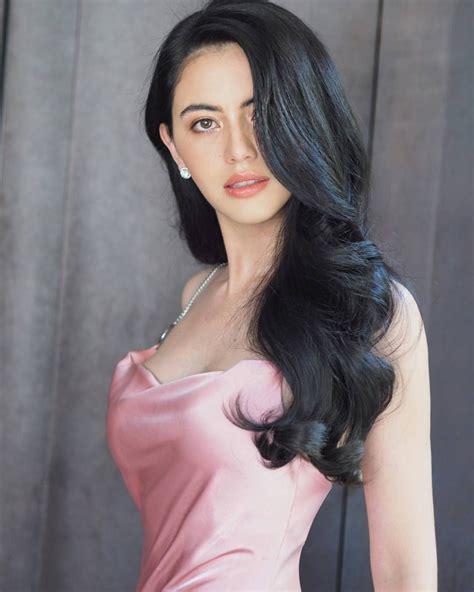 davika hoorne instagram