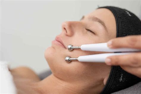 Corriente galvánica facial en Granada | Alice Beauty Concept